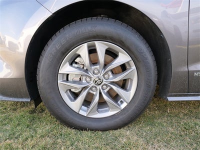 2021 Toyota Sienna XLE 8 Passenger