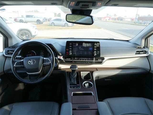 2021 Toyota Sienna XLE 8 Passenger