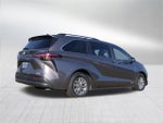 2021 Toyota Sienna XLE 8 Passenger