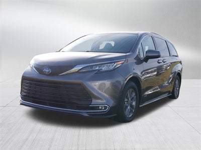 2021 Toyota Sienna XLE 8 Passenger